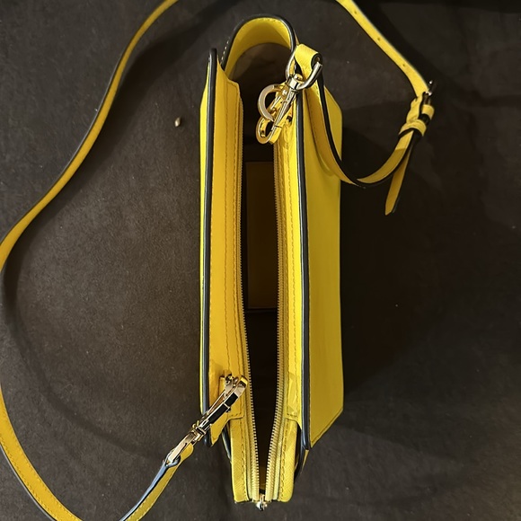 SOLD! Michael Kors - purse and wallet. Excellent condition. - Picture 3 of 7